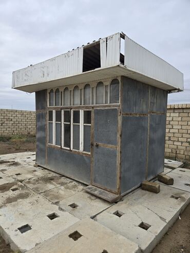 купить измельчитель сена бу: Daşına bilən kiçik köşk/butik pavilyon - Korpus: metal karkas + taxta — 1