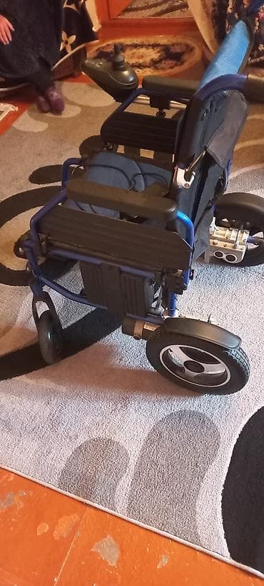 Tibbi geyim: Elektrik əlil arabası - Rəng: mavi karkas, qara qoltuqaltılar və ayaq — 6