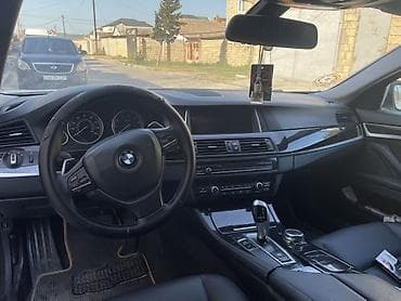 larzon diski: BMW 5 series: 2 l | 2015 il Sedan — 7