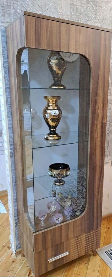 şuşə vitrin: Şüşəli dolab vitrini — 1