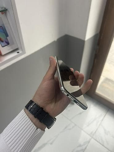 ipad mini 8: IPhone 7 Plus, 32 GB, Qırmızı, Barmaq izi — 7