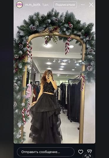 Qara iki hissəli ziyafət kombinəsi - Üst: qısa top, parıltılı/kikaş