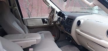 Ford: Ford Expedition, qara rəng, tam ölçülü 7/8 nəfərlik SUV. Əsas — 9