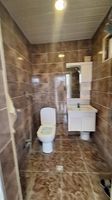 Daşınmaz əmlak: 3 otaqlı mənzil – geniş zal, iki yataq otağı və ayrı mətbəx — 8