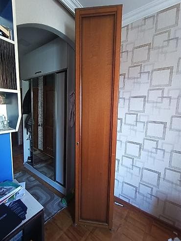 kitap rafı: Dar ölçülü ağac rəngli şkaf - Tək qapılı, hündür dizayn - Material — 1