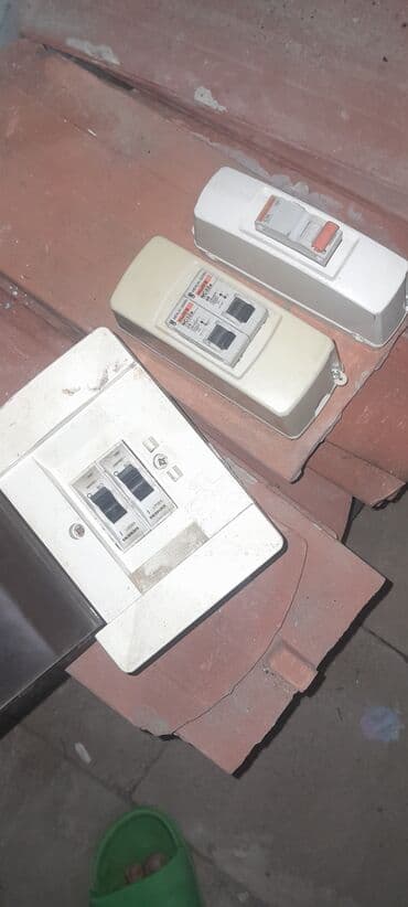 lan kabel 20m: Maqnit işəsalici,puskatel,Lovatodan kontaktorlar.MADE IN ITALY.Italiya — 8