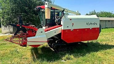 m50 matoru: Kubota çəltik biçən-kombayn 120 at gücü / bunker 1000 kq / 383 moto — 2