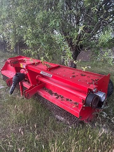 Toscano/AZER-AGRO 3200 bağ və əkin sahələri üçün əzici-mulçer - İş