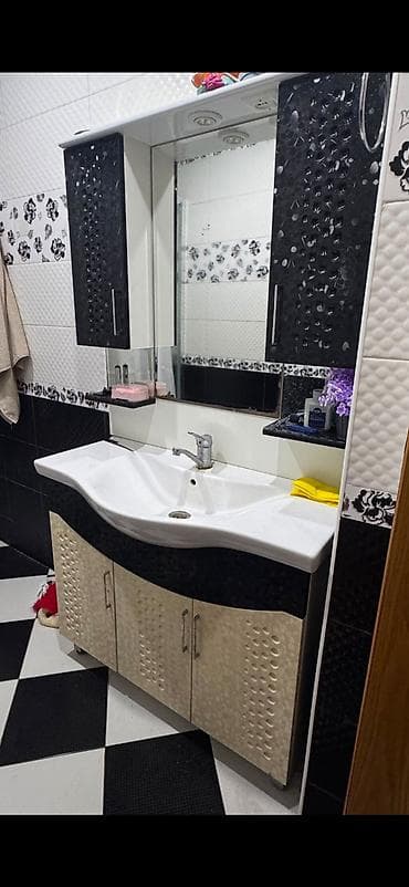 Moydadr 100 azn yaxşı vəziyyətdədi köçlə nağlı satlır ünvan H lalafo.az -da Moydadr 100 azn yaxşı vəziyyətdədi köçlə nağlı satlır ünvan H