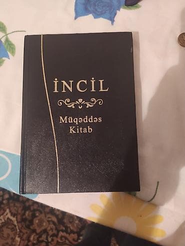 Məhsul: “İncil – Müqəddəs Kitab” (azərbaycanca) - Qara rəngli, qızılı