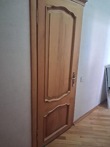 evin giris qapilari: Məhsul: Taxta məkan qapıları dəsti - Material: Təbii ağac (açıq qoz — 1