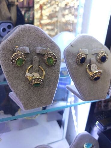 sebeke qizil sirqalar: Zərgərlik dəstləri – zövqlü aksesuar seçimi 1) Yaşıl daşlı çiçək — 9