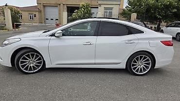 g30 disk: Hyundai Grandeur/Azera sedan – ağ rəng, şüşəbəndli panoramik lyuklu — 2
