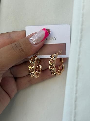 devit 3: Sırğalar tək qiymət -3,50azn Təsvir: - Rənglər: rose gold,qızıl,gümüş — 9