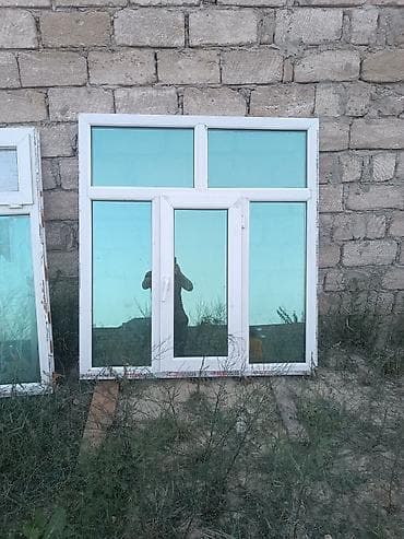 plastiq qapi: İşlənmiş İkiqat şüşə paketi Plastik pəncərə, Еni: 150 sm, Uzunluğu: 150 sm — 1