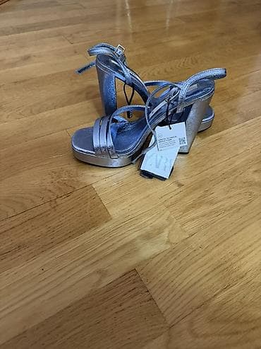 Босоножки, сандалии, шлепанцы: Zara, Размер: 36, цвет - Серебристый, Новый — 1