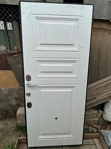 Metall qapı – ikiüzlü dizayn - Material: möhkəm metal karkas, iki