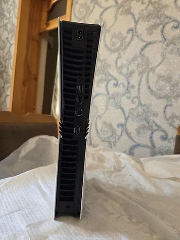 ps 5 pro: 1 ay deyil Almanyadan resmi Sony magazasindan almişam herşeyi usdunde — 5