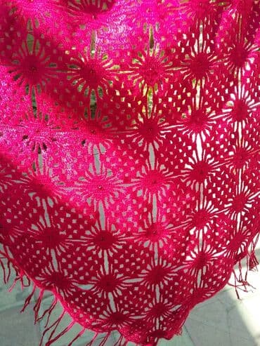 женские вязаные снуды: Elişi, göz nuru şal. 60 AZN. Eni 180-183 sm arasi Hundurluyu 85 sm — 8