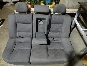 arxa şuşə: OPEL VEKTRA B ARXA OTURACAQ . ELA VEZİYYETDEDİR . Avtomobil üçün boz — 3