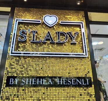 Xüsusi vitrin və fasad üçün hazırlanmış reklam lövhələri və işıqlı