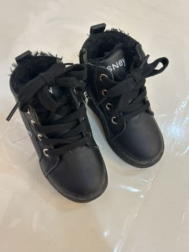 ust geyim: Uşaq botları – qara rəng, isti xəzli astar - Model: yüksək boğazlı — 1