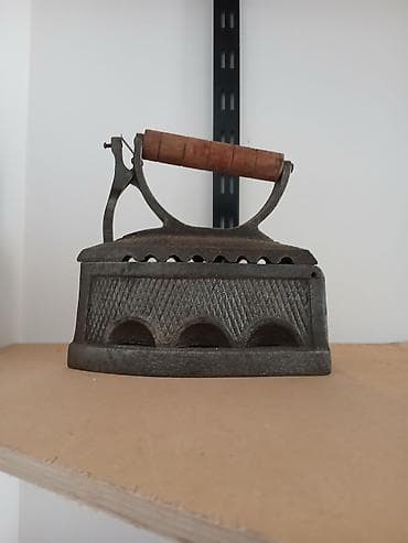 Искусство и коллекционирование: Antik kömür ütüsü - Material: tökmə çuqun gövdə, taxta qol - — 3