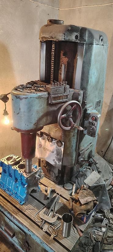 Sənaye şaquli qazma–honlama dəzgahı - Avtomobil mühərrik bloklarının