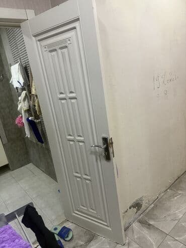 Пиломатериалы: Ağ rəngli iç məkan qapısı – dekorativ şüşə panelli təmirə ehtiyaci — 6