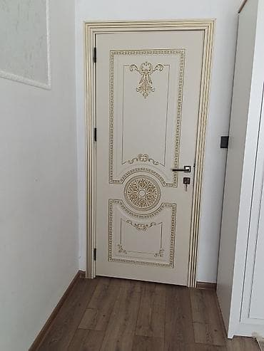 qapi taci: Klassik dizaynlı daxili otaq qapısı - Material: MDF üzərində — 2