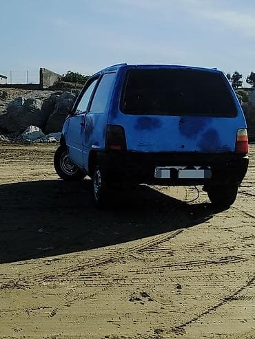 sinilər: Kompakt şəhər avtomobili – 3 qapılı hatchback. Xüsusiyyətlər: - — 2