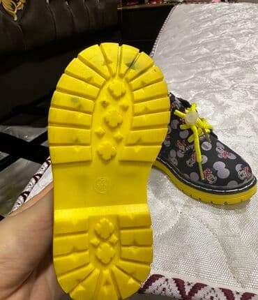 ботинки зимние новые: Uşaq ayaqqabısı – naxışlı yüksəkboğaz botlar - Rəng: qara üst hissə — 2