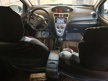 audi a6 2000: Toyota Yaris: 1.3 l | 2008 il Sedan — 3