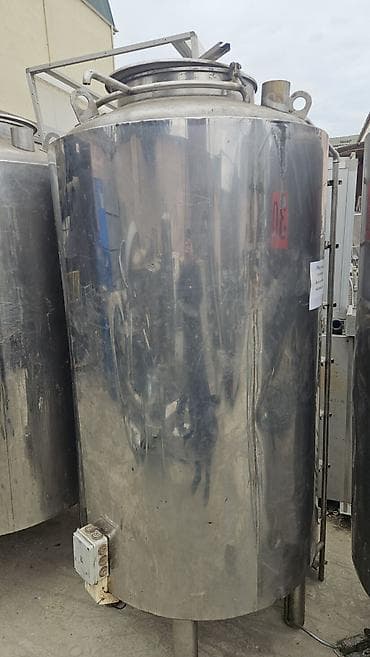 Paslanmayan poladdan sənaye məhlullarinin saxlanilmasi ucun