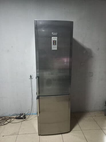 Proton: Soyuducu satılır 330 manat zəmanət verilir unvan 4cu mkr — 1