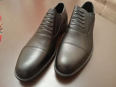 koja kurtka kişi: Klassik kişi ayaqqabısı – qara rəng, kap-toe dizayn - Model: slip-on — 2