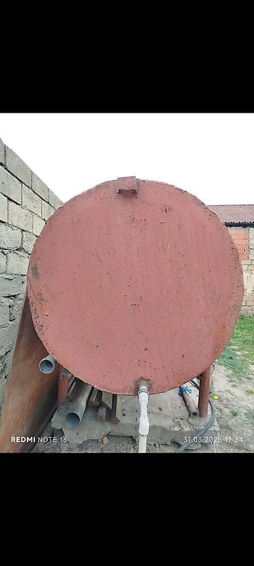 Баки: Dəmir yanacaq/su çəni - Material: qalınmetallı, silindrik — 3