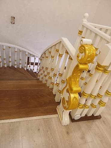 Klassik üslubda taxta pilləkən və məhəccər kompleksi - Material