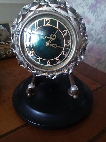 Часы старинные, хрустальные, не ходят, мастер говорил пружину надо