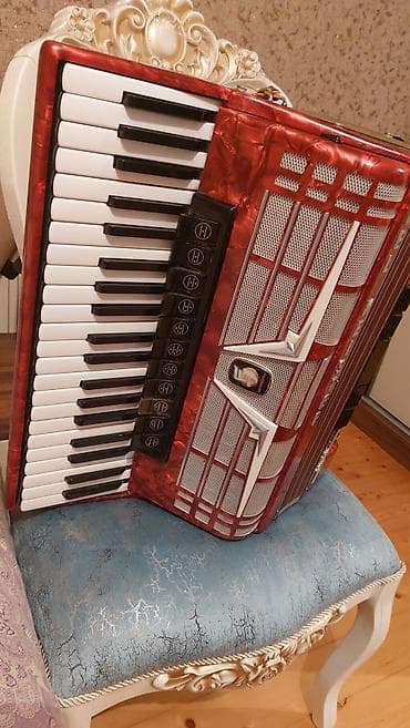 Клавишные инструменты: Weltmeister Almaniya istesalı olan Akkordeon. İdeal Vəziyyətdədir. 11 — 4
