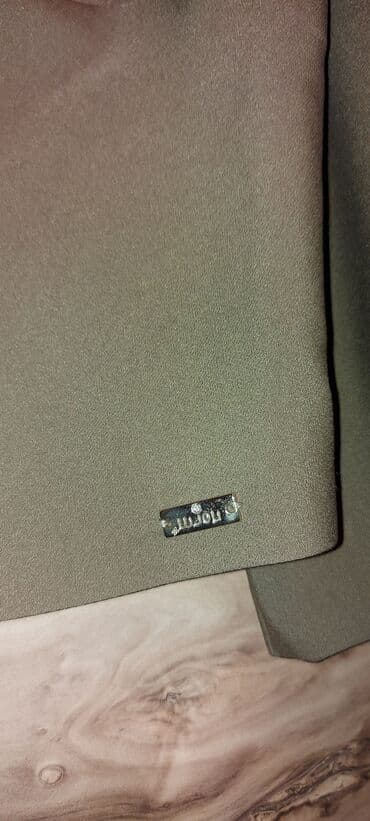 yupqa kofta: Teze xaki reng kofta.italya.geyinilmeyib.dest olub.şalvari istifade — 6