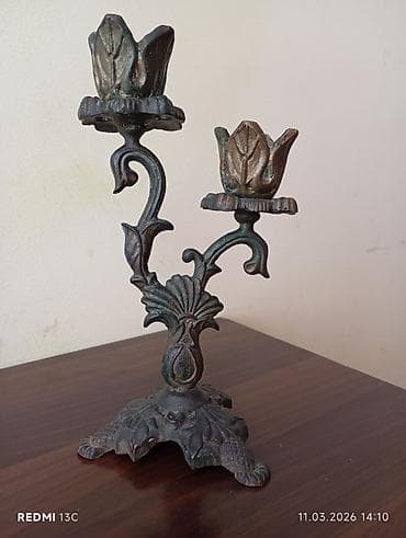 İki şam üçün dekorativ gədimi şamdan - Material: tökmə metal