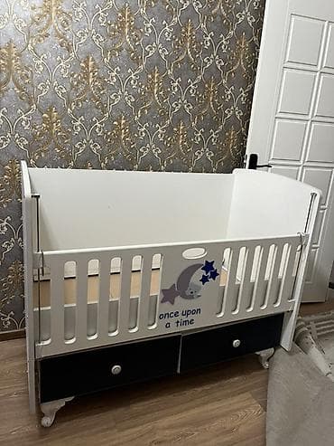 Oğlan və qız üçün, İşlənmiş, Dördbucaq, Beşik, Dəstsiz, Matras ilə, Yellənmə mexanizmsiz — 1