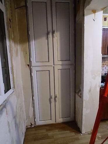 Dolablar: Mətbəx/balkon üçün dar nişə uyğun dörd qapılı daxili dolab qapısı - — 2
