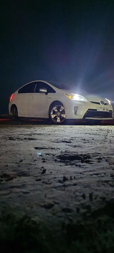 prius guzgusu: Prius 30 kuza arendaya verilir .Gunu 25 azn depozit 300 azn — 2