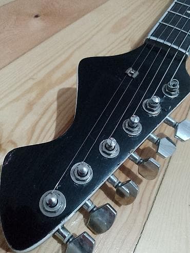 İdman və hobbi: Salam Elektro gitara satilir problem fln yoxdur islekdir toy — 8