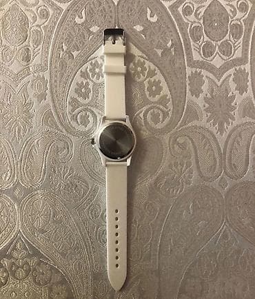 epoxy saat: Ağ rəngli uniseks qol saatı - Korpus: metal rəngli bezel ilə dairəvi — 2