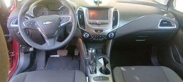 yağış sensoru: Chevrolet Cruze sedan – qırmızı (metalik) rəngdə, 4 qapı, arxa “CRUZE” — 6