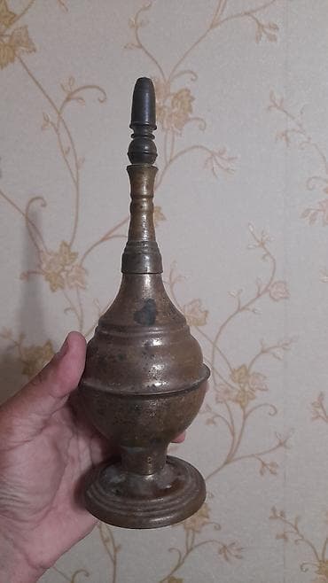 gitara qabi: Qedimi mis gulab qabi — 1