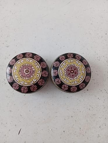 sandiq: Məhsul: Üstü şirmayi şəbəkədən ibarət latundan olan qədmi miniatür — 1